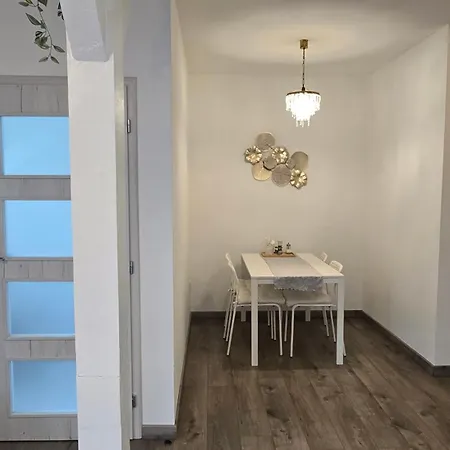 Apartman - Cafe Princ Pod Hradem Wifi, Klima Sternberk Exterior photo