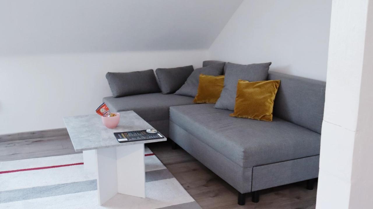 - Cafe Princ Pod Hradem Wifi, Klima Apartment Sternberk